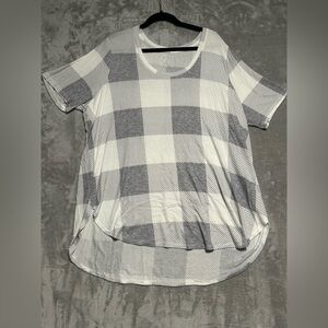Maurice’s 24/7 Short Sleeve Tunic Top Women’s 2X Plaid Gray White
